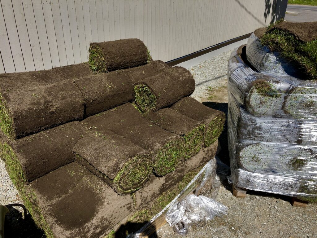 Rullmuru ehk siirdmuru rullid enne paigaldust Tallinnas