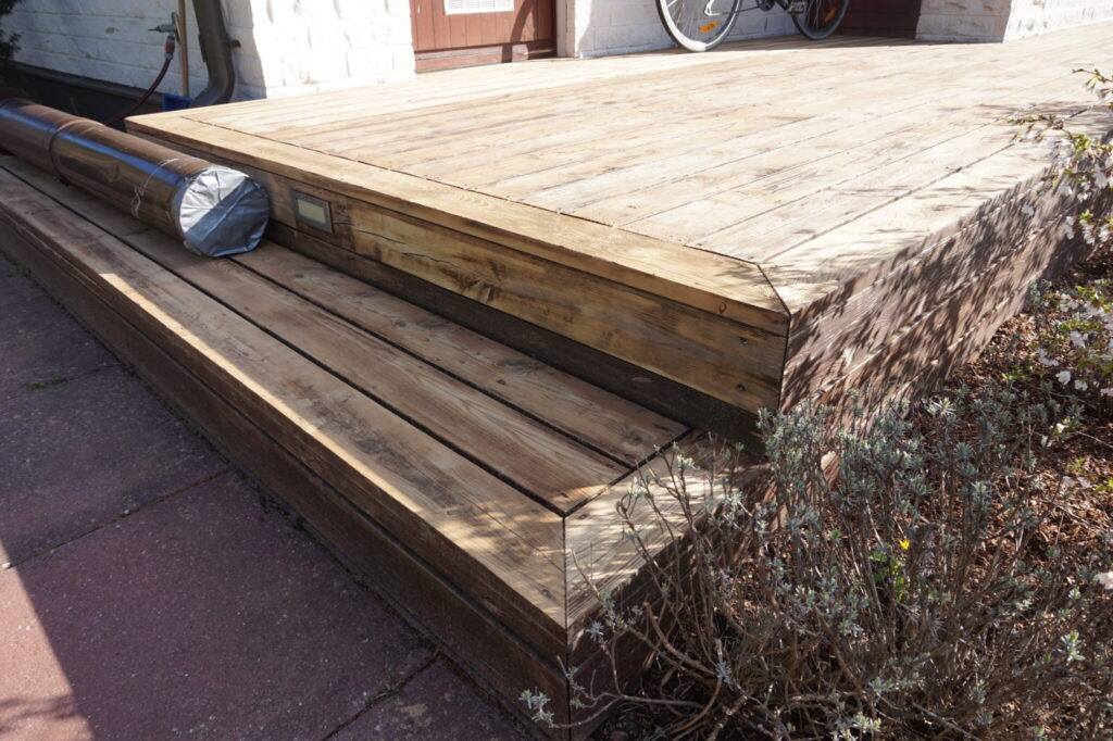 Terrass pärast lihvimist enne õlitamist Tallinnas